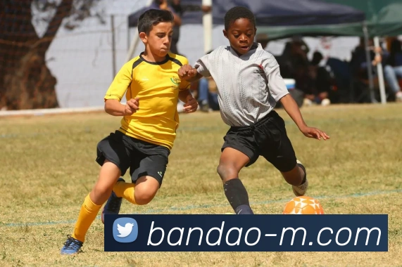 足球中串的魅力与技巧探讨如何提升球场表现与战术配合